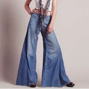 Free People Extreme Flare Vintage Lightweight Jeans 27